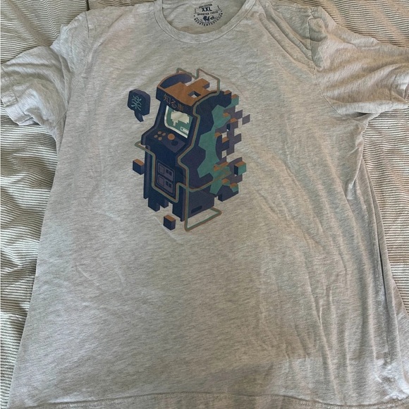Rooster Teeth - RARE Tee - Arcade Design - Picture 1 of 4